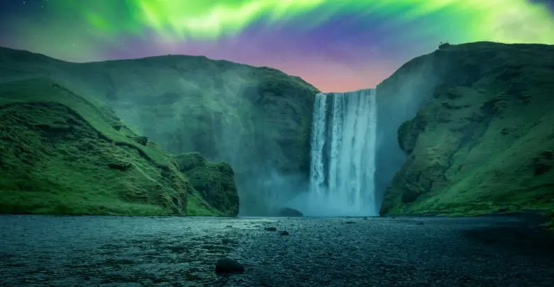 La Isla de Hielo, Fuego y Auroras Boreales