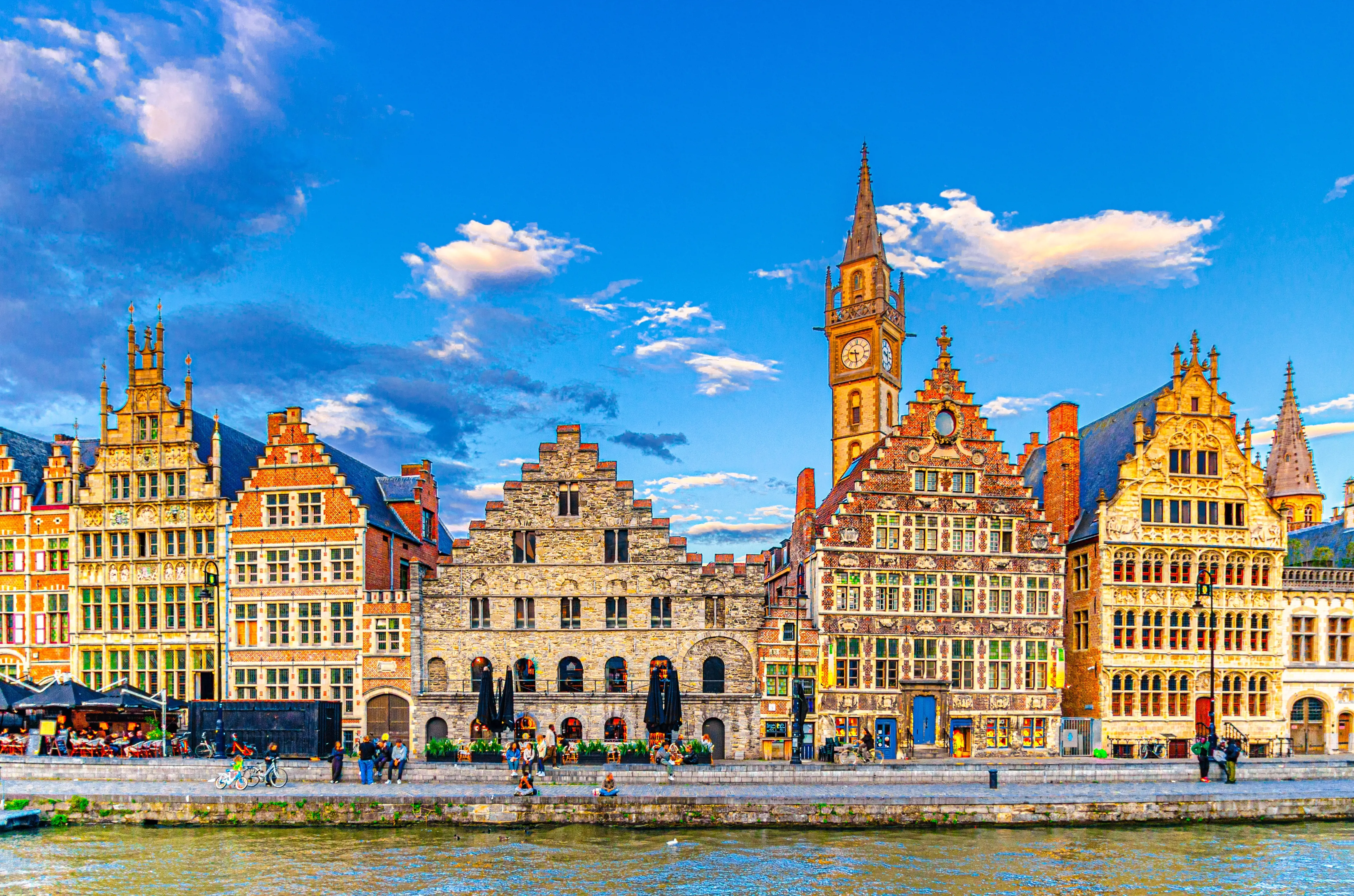 Bruselas, Brujas y Gante en tren